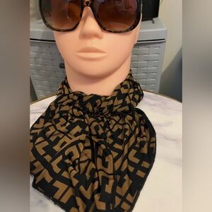 Nova fashion Black and Tan Geometric 🧣